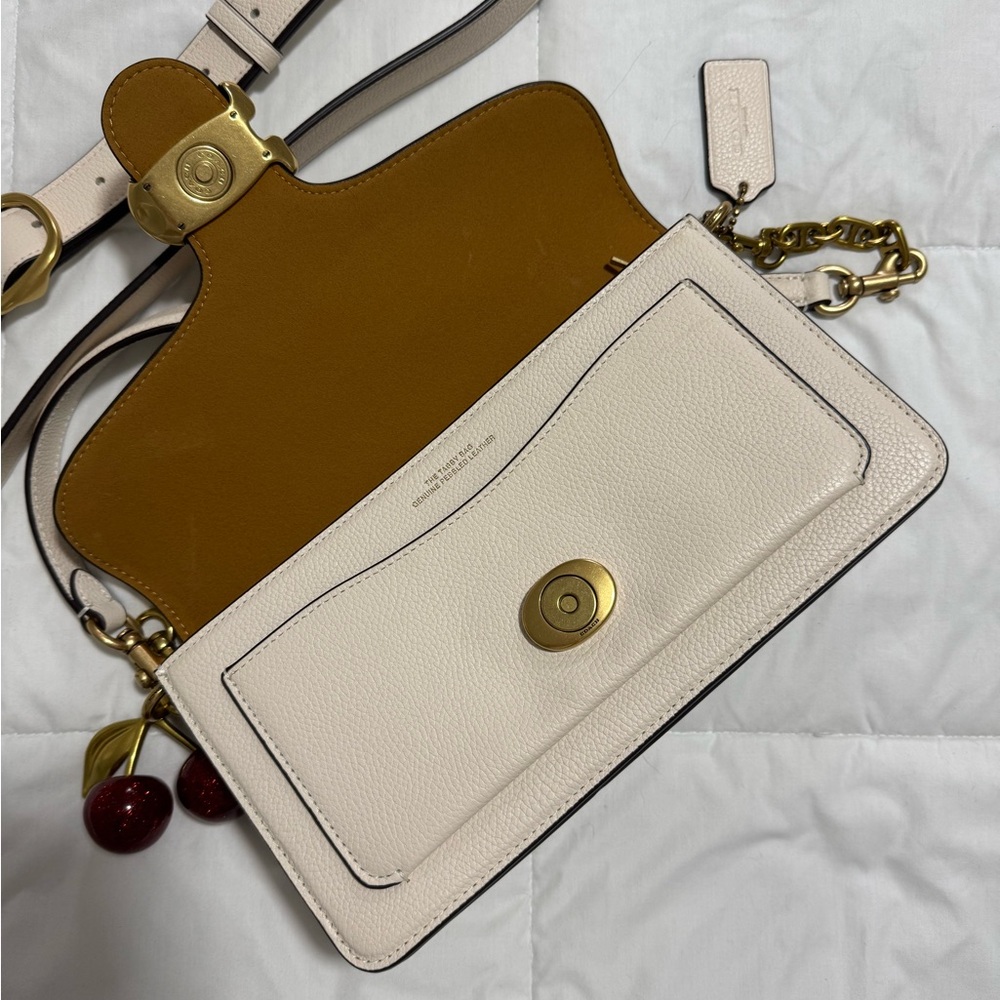 Coach Tabby 26 Shoulder Bag - Picture 2 of 7